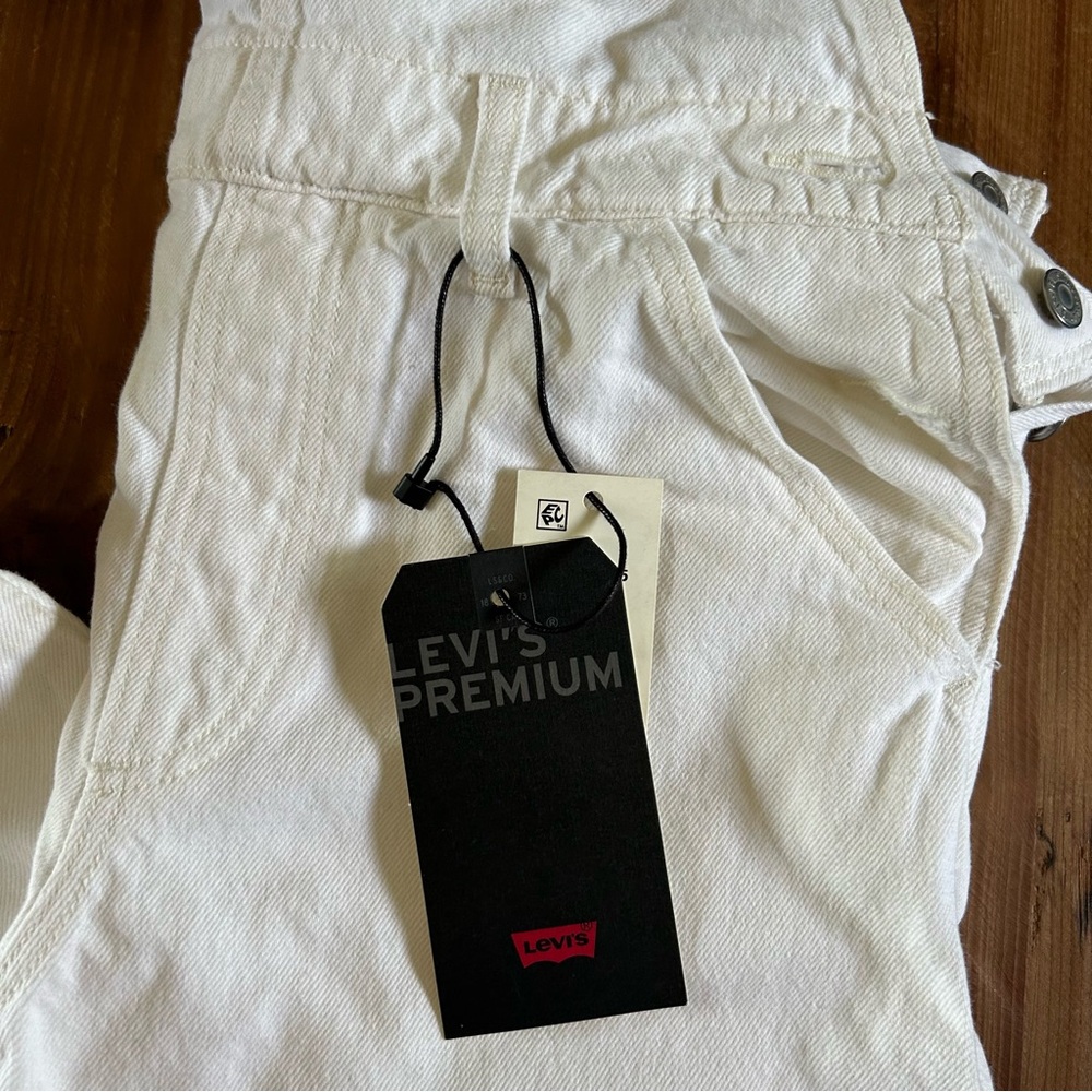 Levi's Premium Women's White Bib Overalls Jeans - Picture 2 of 14